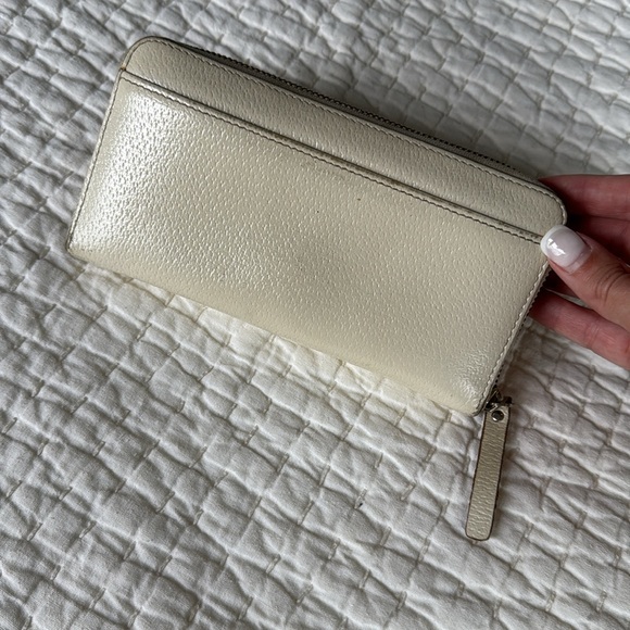 Kate Spade Cream Wallet - Picture 3 of 7